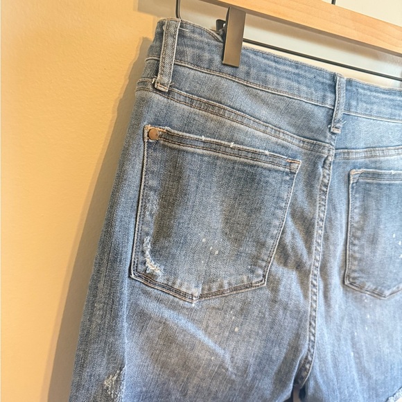 Judy Blue • High Rise Medium‎ Wash Distressed Casual Jean Short Sz 30 Frayed - Picture 9 of 11